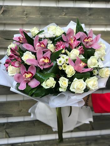 Букет цветов из: Розы и Хризантемы в Тетюшах