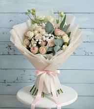 Букет цветов из:  Розы и Лизиантусы в Тетюшах
