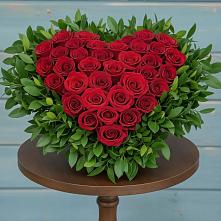 Цветочная композиция из Розы в виде сердца в Тетюшах