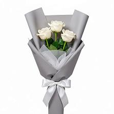 Букет 3 белые розы в Тетюшах