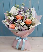Букет цветов из:  Лизиантусы, Розы, Альстромерии и Гипсофила в Тетюшах