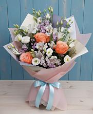 Букет цветов из:  Лизиантусы, Розы, Альстромерии и Гипсофила в Тетюшах