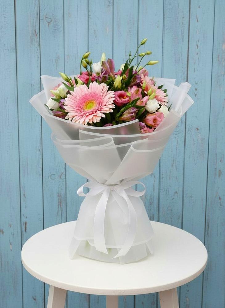 Букет цветов из: Герберы, Альстромерии и Лизиантусы в Тетюшах