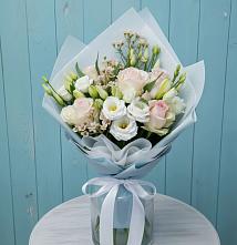 Букет цветов из:  Розы и Лизиантусы в Тетюшах