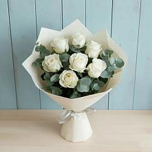 Букет Белые розы в Эвкалипте в Тетюшах