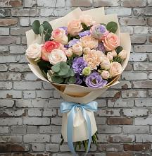 Букет цветов из:  Розы, Лизиантусы и Гвоздики в Тетюшах