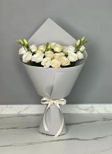 Букет цветов из:  Розы и Лизиантусы в Тетюшах